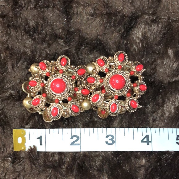 3/$25 Forever 21 Coral and Gold Tone Design Stretchy Bracelet (EUC) - Picture 2 of 6